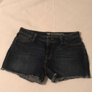 Gap sexy boyfriend short